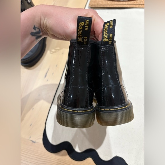 EUC-Junior 1460 Patent Leather Lace Up
Boots in Black | Dr. Martens - Picture 7 of 13